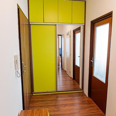 Room 1 Km From Center براتسيلافا المظهر الخارجي الصورة