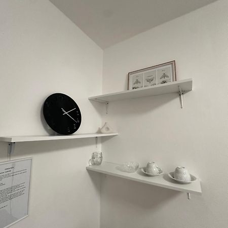 Room 1 Km From Center براتسيلافا المظهر الخارجي الصورة