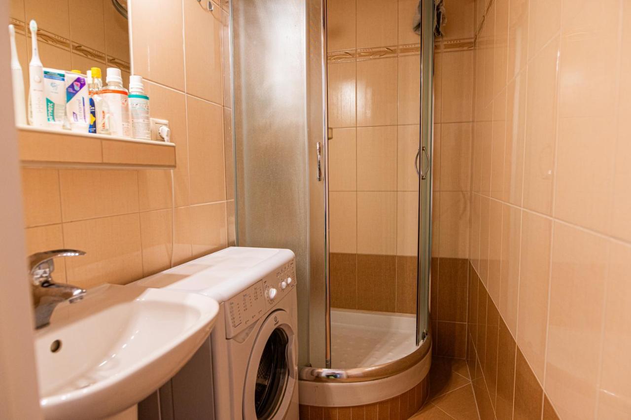 Room 1 Km From Center براتسيلافا المظهر الخارجي الصورة